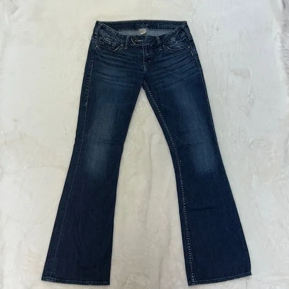 Buckle Silver, Tuesdays Buckle jeans 28/32. Low rise Flare leg. Great condition