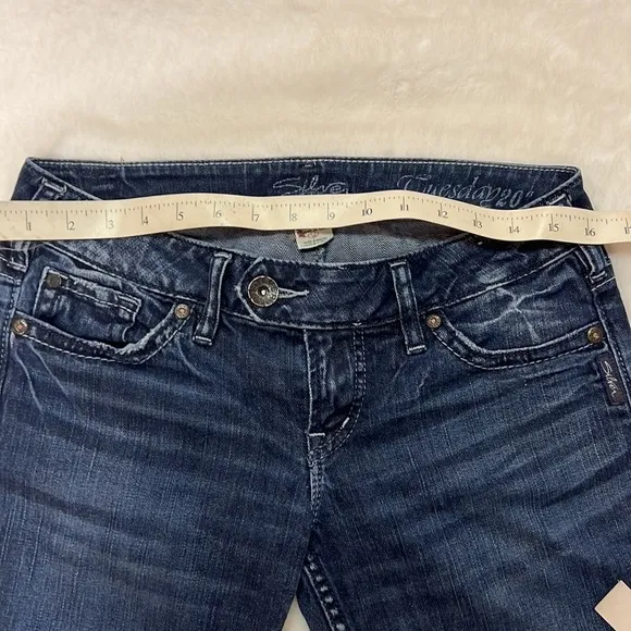 Buckle Silver, Tuesdays Buckle jeans 28/32. Low rise Flare leg. Great condition