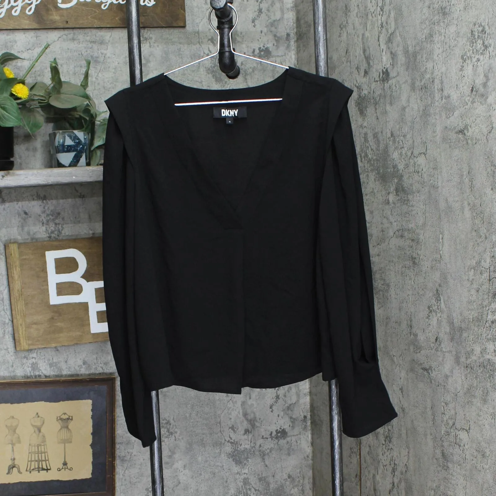 DKNY Womens Solid V-Neck Pullover Top P23AAO16 Black XL