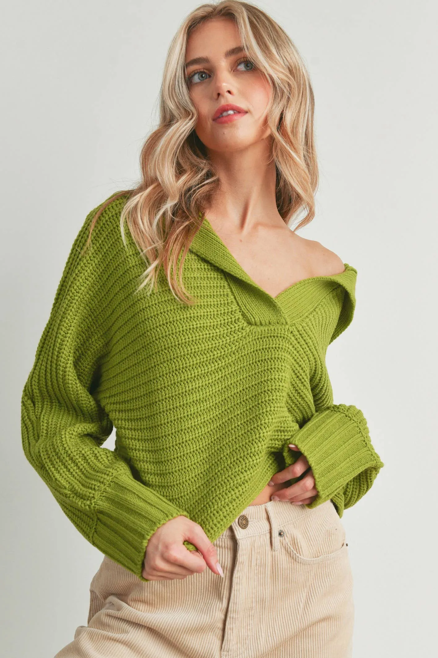 DRAMA COLLAR V NECK SWEATER