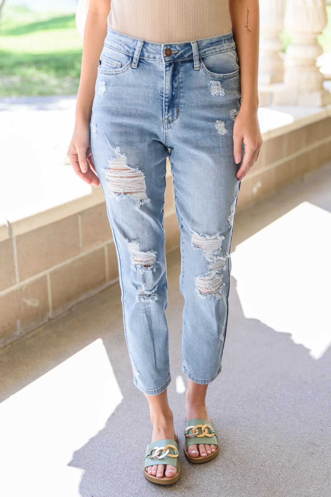 Florence High Waist Destroyed Boyfriend Jeans (22,24)