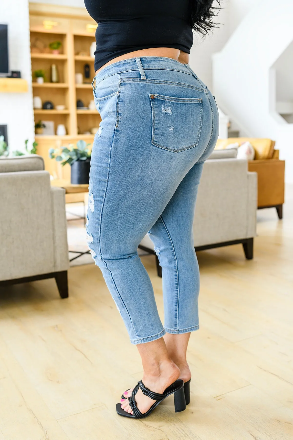 Florence High Waist Destroyed Boyfriend Jeans (22,24)