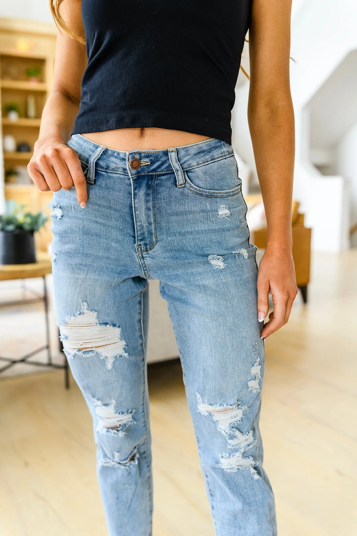 Florence High Waist Destroyed Boyfriend Jeans (22,24)