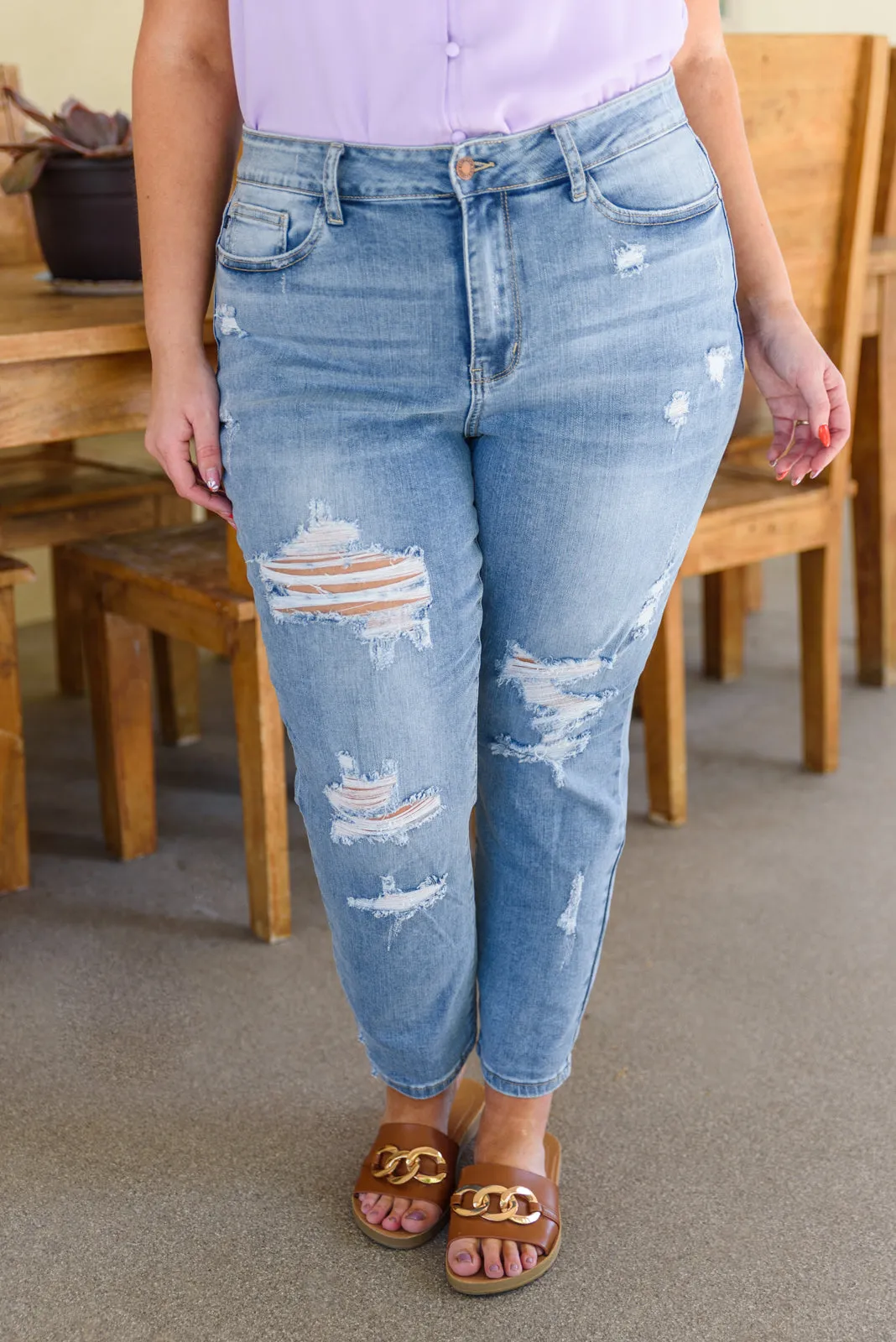 Florence High Waist Destroyed Boyfriend Jeans (22,24)