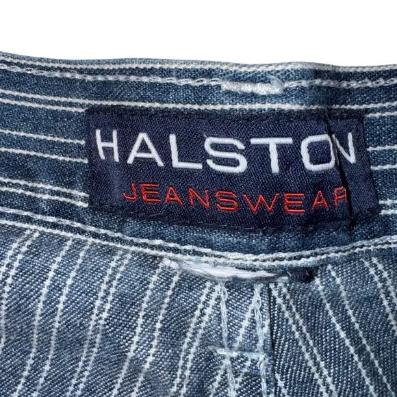 Halston Jeanswear Women’s Jeans Size Shorts size 34” Waist Blue/White 100 Cotton