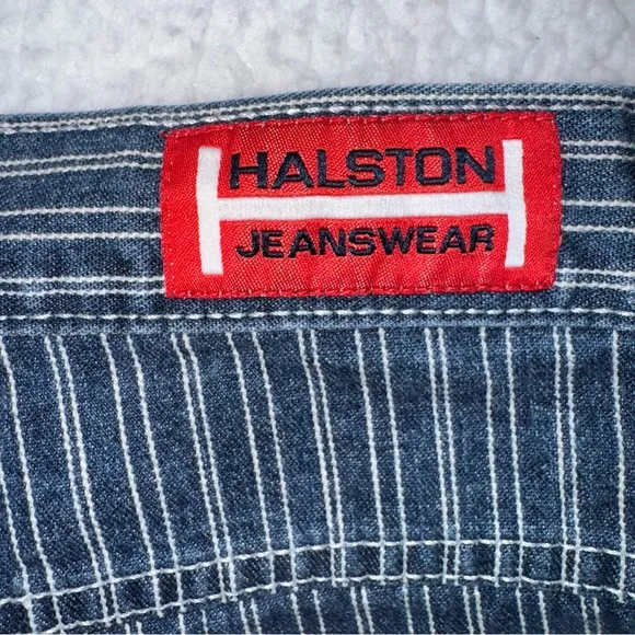 Halston Jeanswear Women’s Jeans Size Shorts size 34” Waist Blue/White 100 Cotton