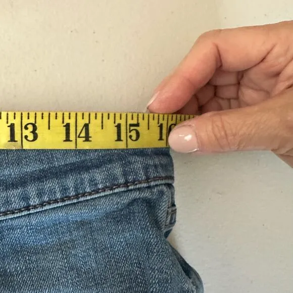 Johnny Was Mid Rise The Tomboy Boyfriend Jeans Size 28