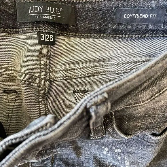Judy Blue Boyfriend Fit Gray Bleach Splatter Distressed Mid Rise Jeans Size 3/26