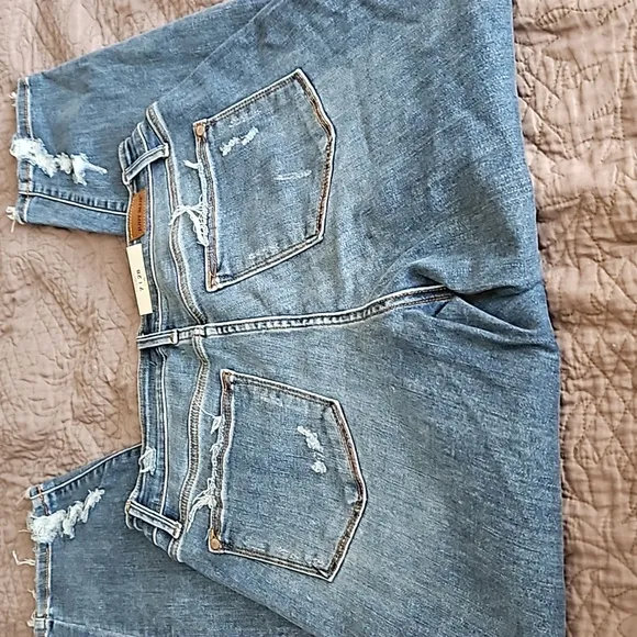 Judy Blue, NWT, High Waist Boyfriend Fit Jeans, Size 7/28,Slightly Distressed