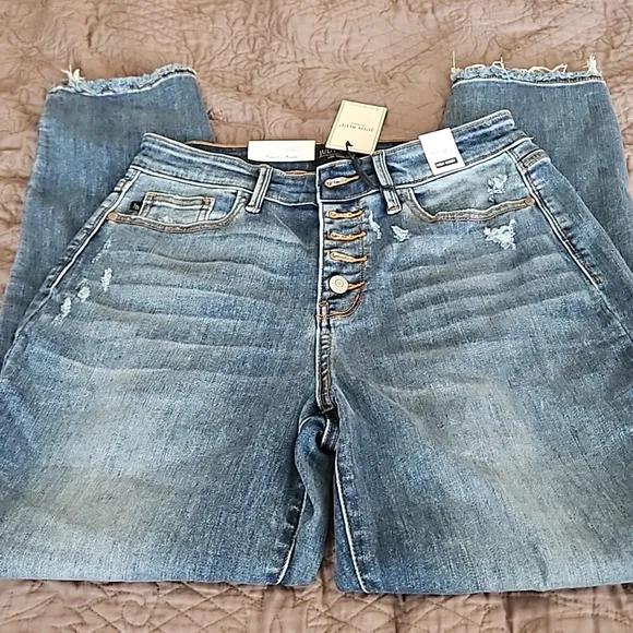 Judy Blue, NWT, High Waist Boyfriend Fit Jeans, Size 7/28,Slightly Distressed