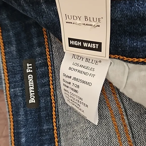 Judy Blue, NWT, High Waist Boyfriend Fit Jeans, Size 7/28,Slightly Distressed