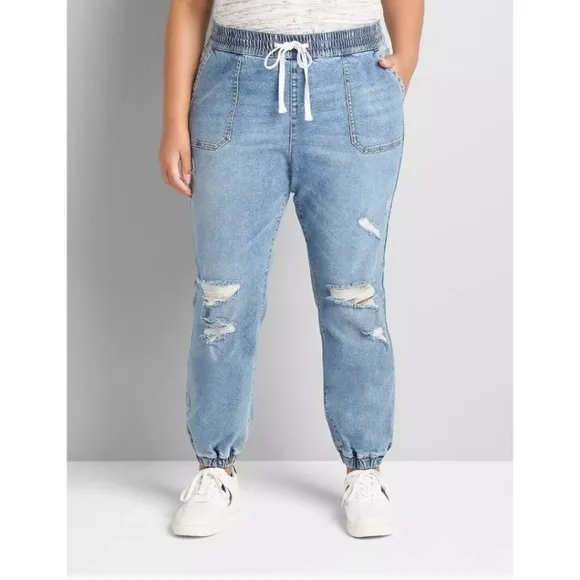 LANE BRYANT DISTRESSED BOYFRIEND PULL ON LIGHT WASH BLUE JEANS JOGGERS Size 26
