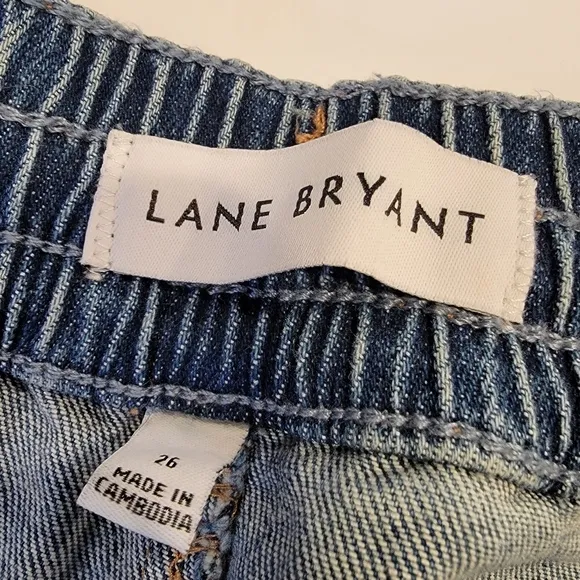 LANE BRYANT DISTRESSED BOYFRIEND PULL ON LIGHT WASH BLUE JEANS JOGGERS Size 26