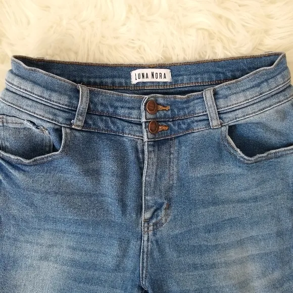 𝅺LUNA NORA jeans Womens size 8/29