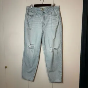 Madewell Women's Slouchy Boyjean Blue Distressed Raw Hem Size 32