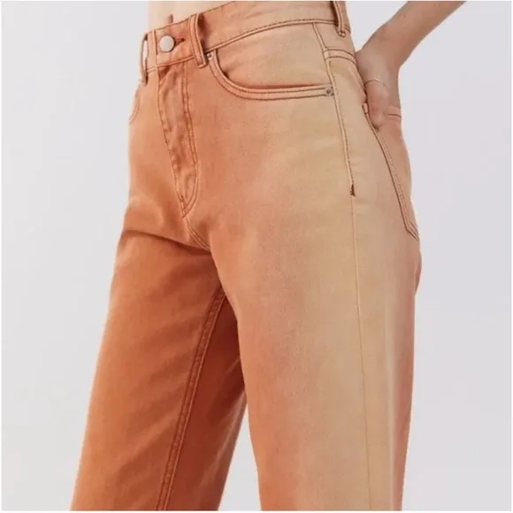 NEW BDG AMBRE SHADING BOYFRIEND JEANS  SIZE 27 NEW