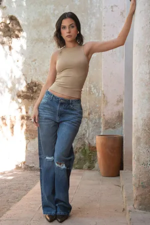 Pantalón de denim wide leg con rotos tiro medio