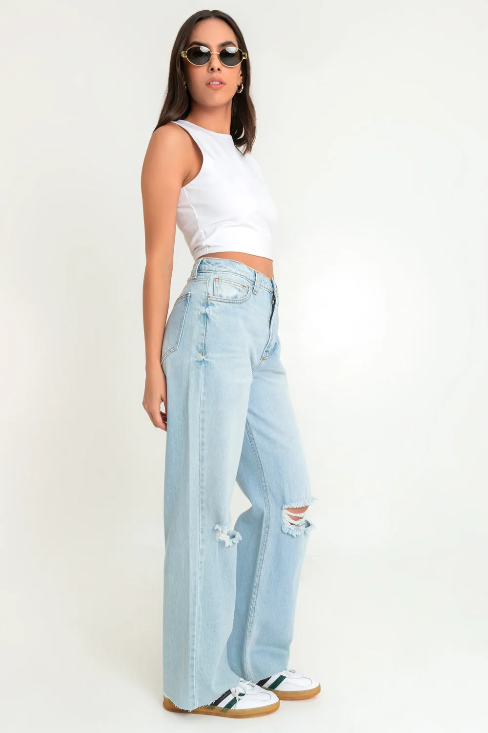 Pantalón denim wide leg con rotos