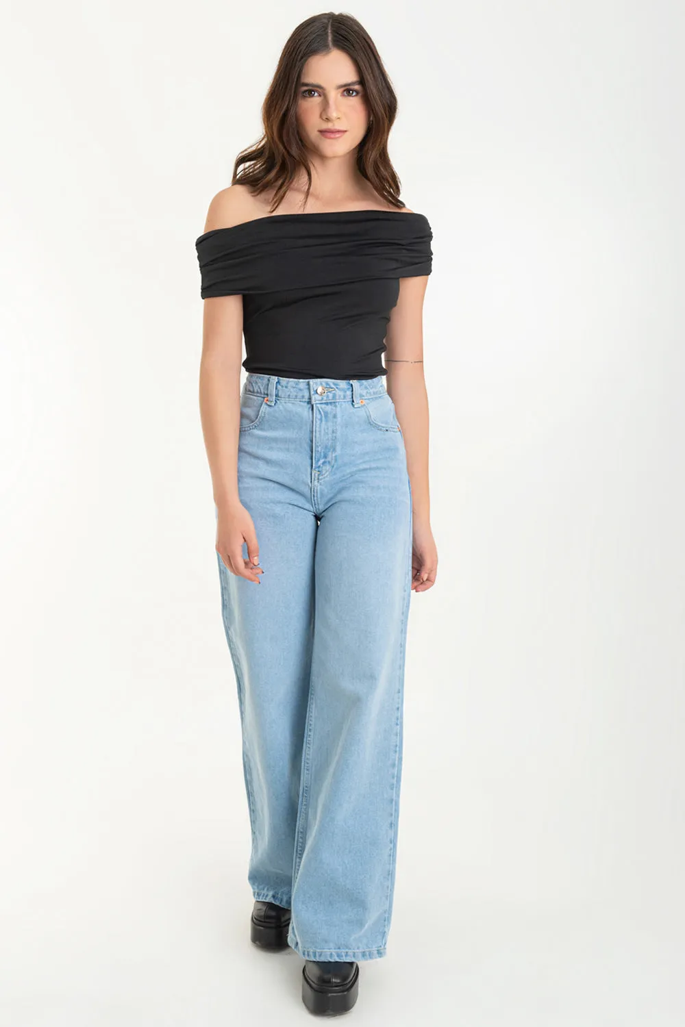 Pantalón wide leg de denim tiro alto