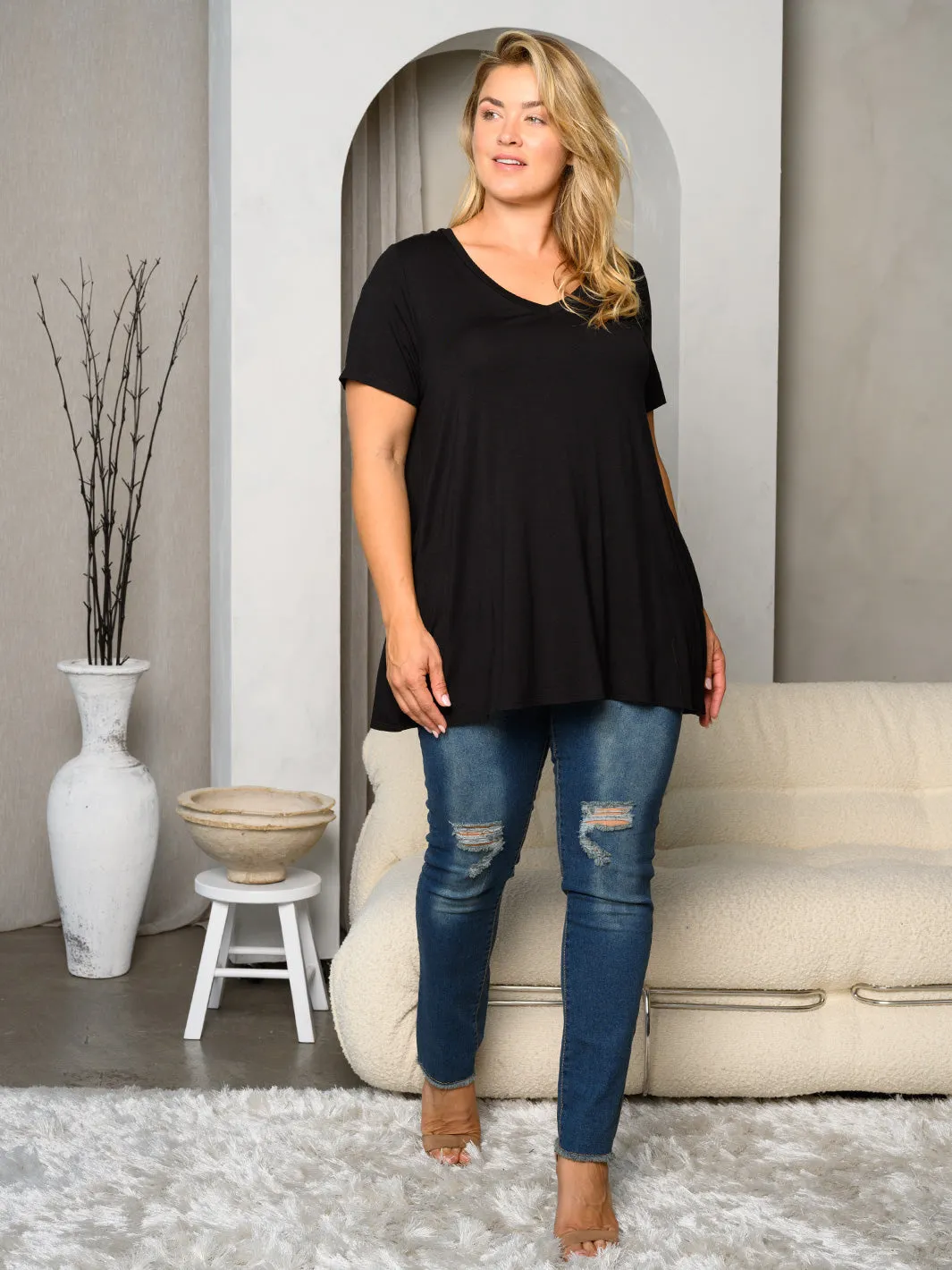 PLUS SIZE SHORT SLEEVE V-NECK POCKETS TUNIC TOP
