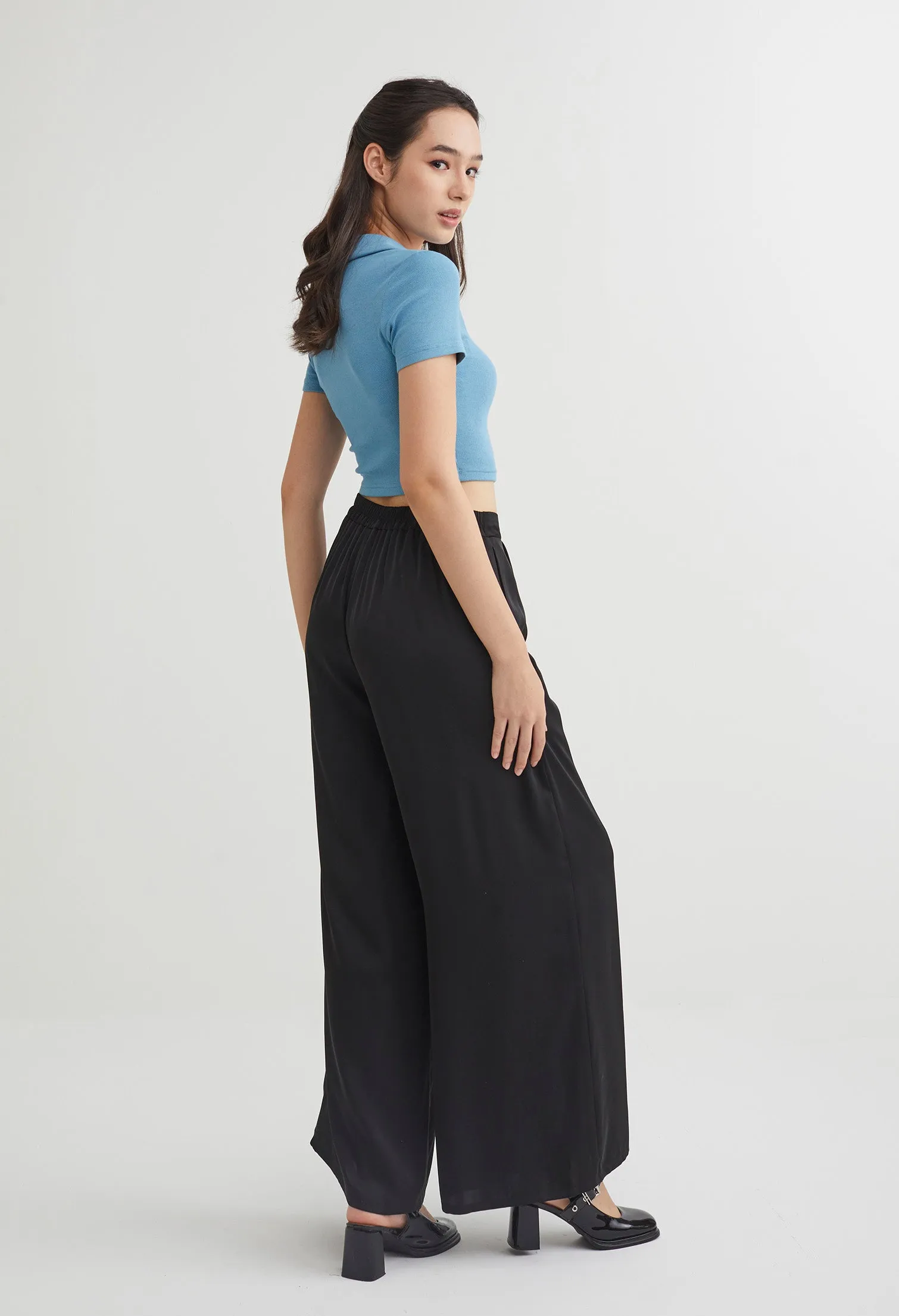Ribbed Collared Cropped Top