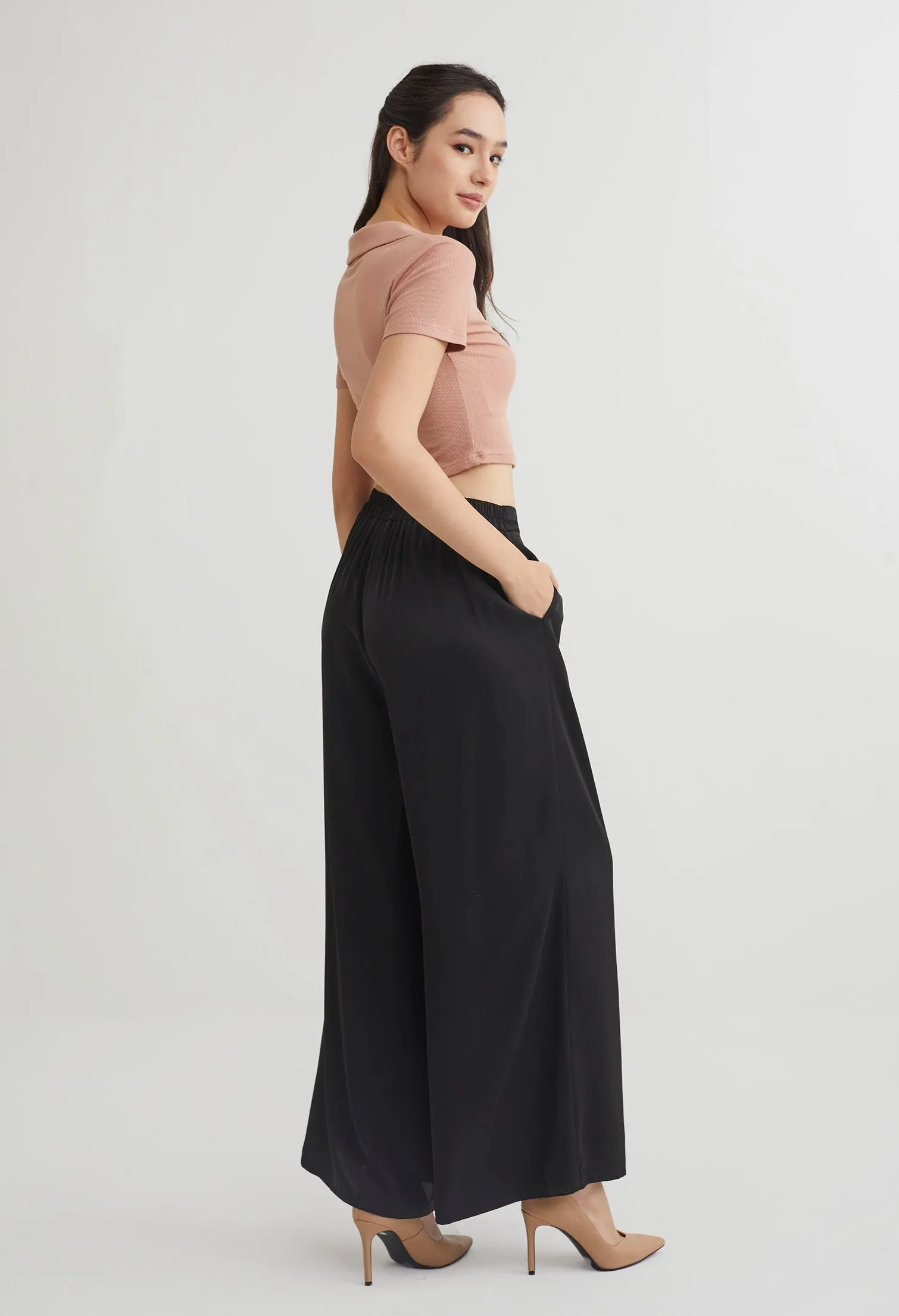 Ribbed Collared Cropped Top