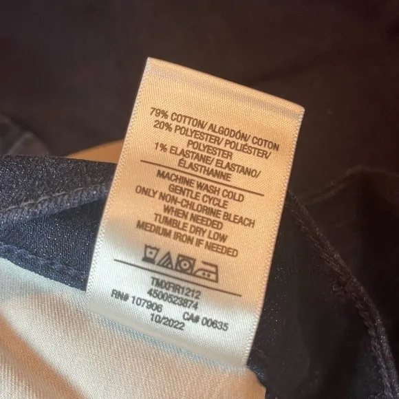 🚨SALE🚨 NWT Hudson - Lana Slim Fit Boyfriend Cuffed Ankle Jeans Firelight Sz 30