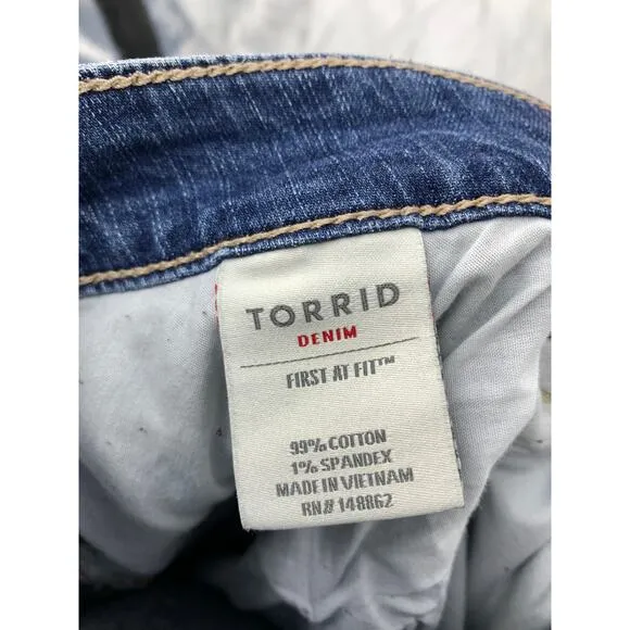 Torrid Boyfriend Jeans Women's Size 22 Medium Wash Denim