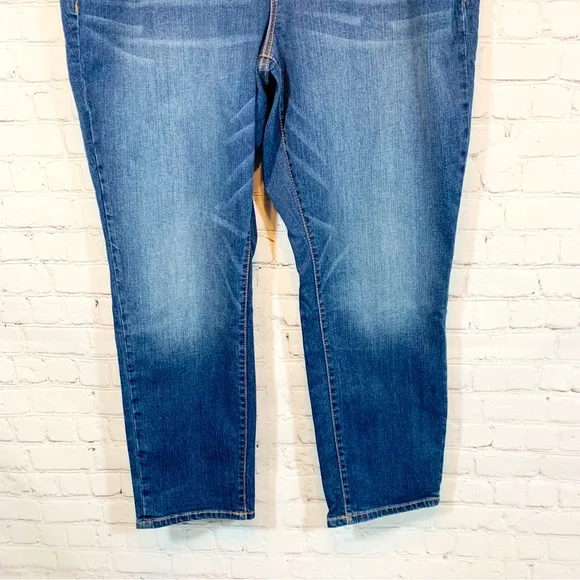 Torrid Boyfriend Straight Jeans NWT 20S