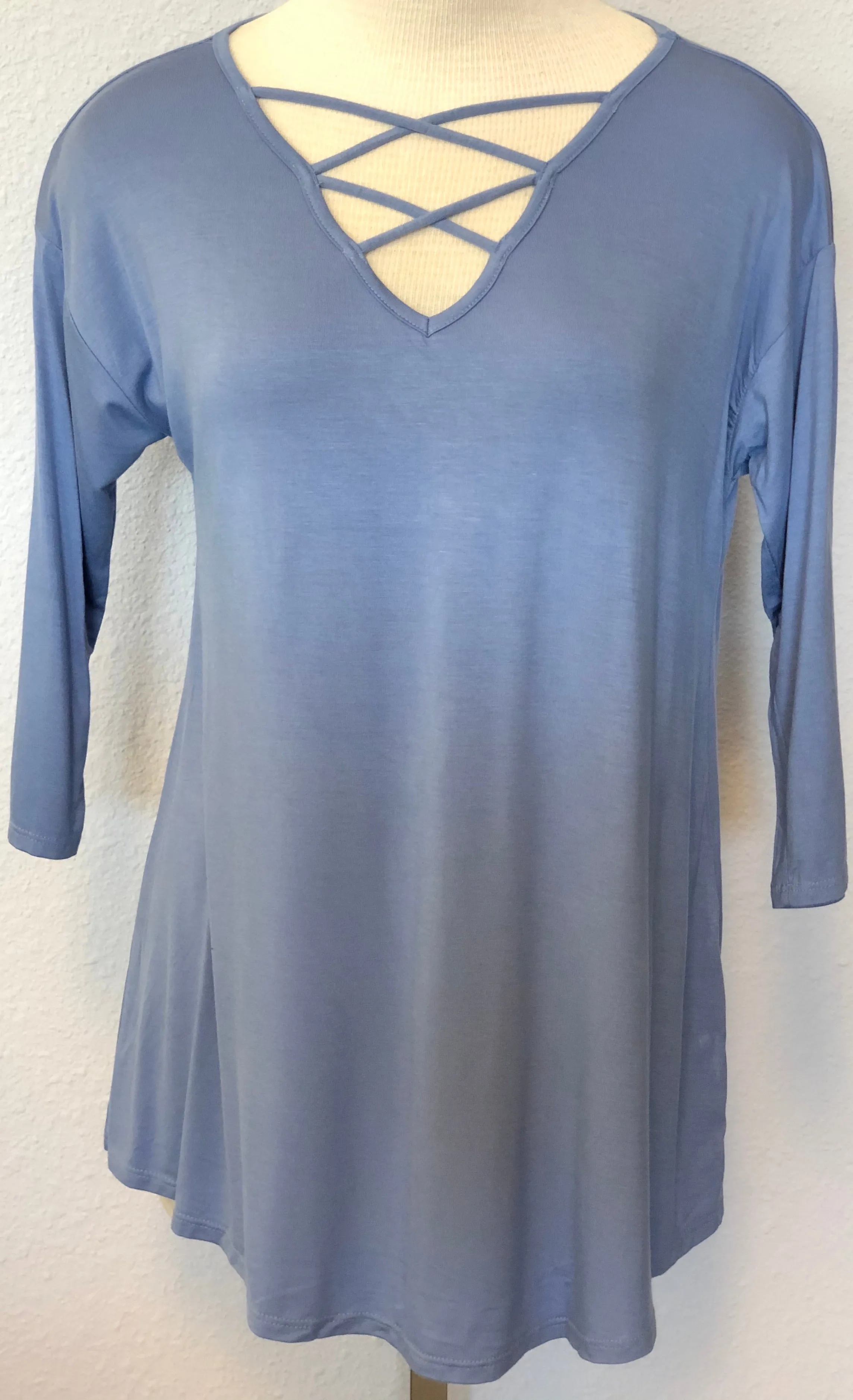 V-NECK SOLID TOP