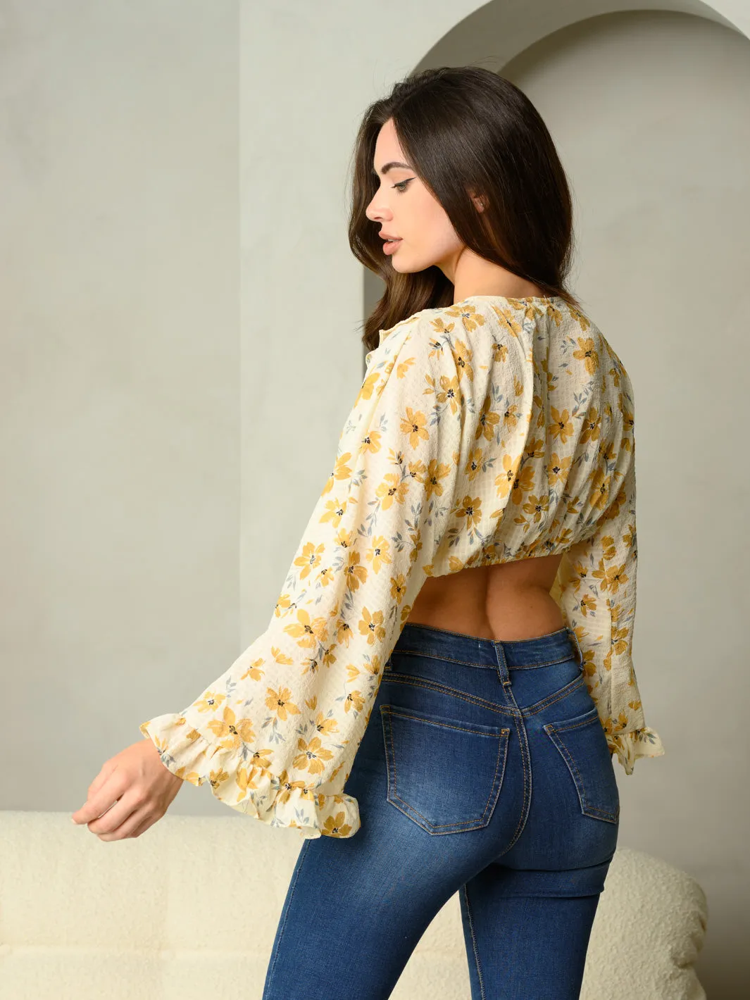 WOMEN'S LONG SLEEVE FLORAL RUFFLE SELF TIE CROP TOP