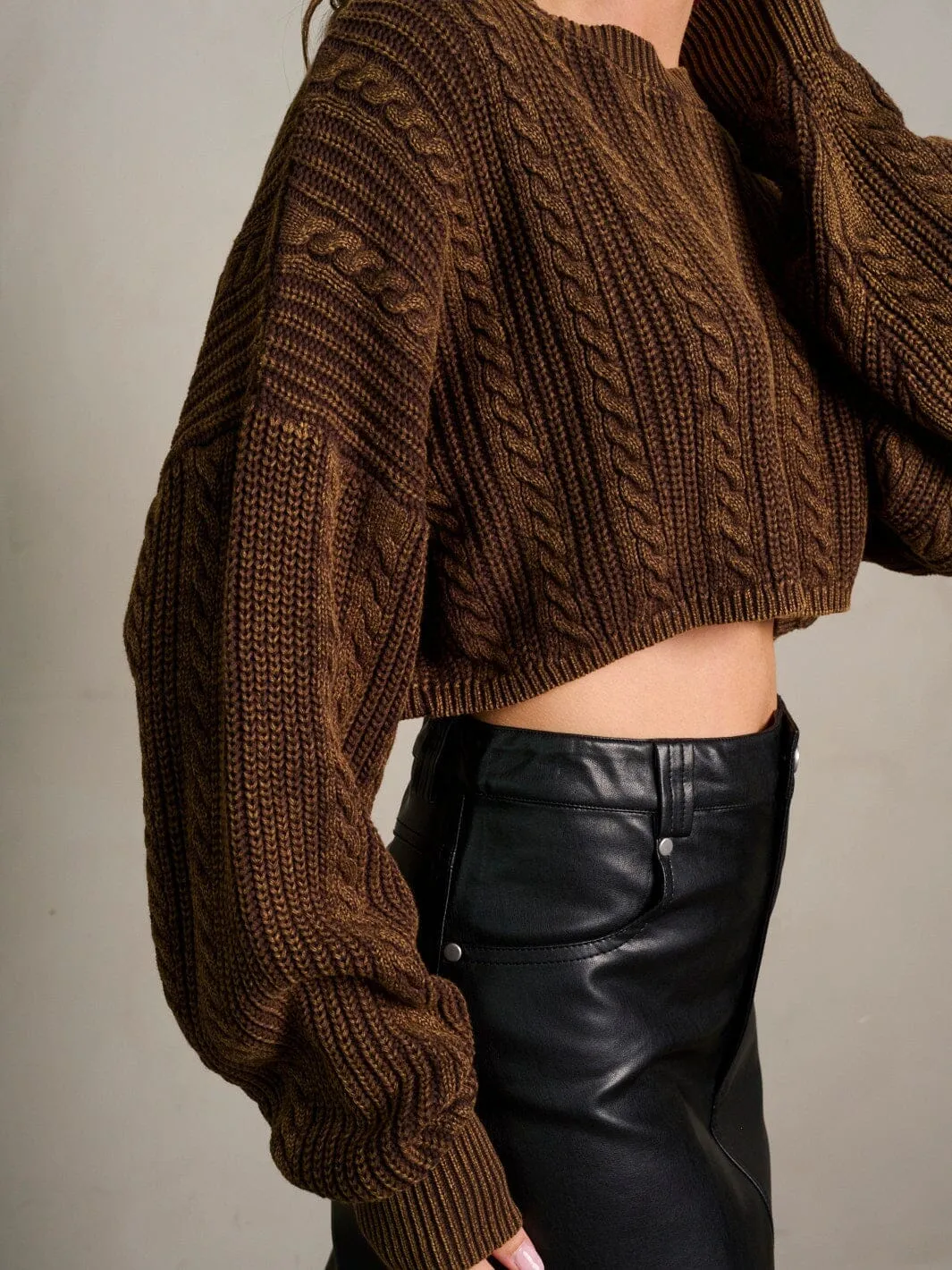 WOMEN'S LONG SLEEVE KNITTED CROP TOP