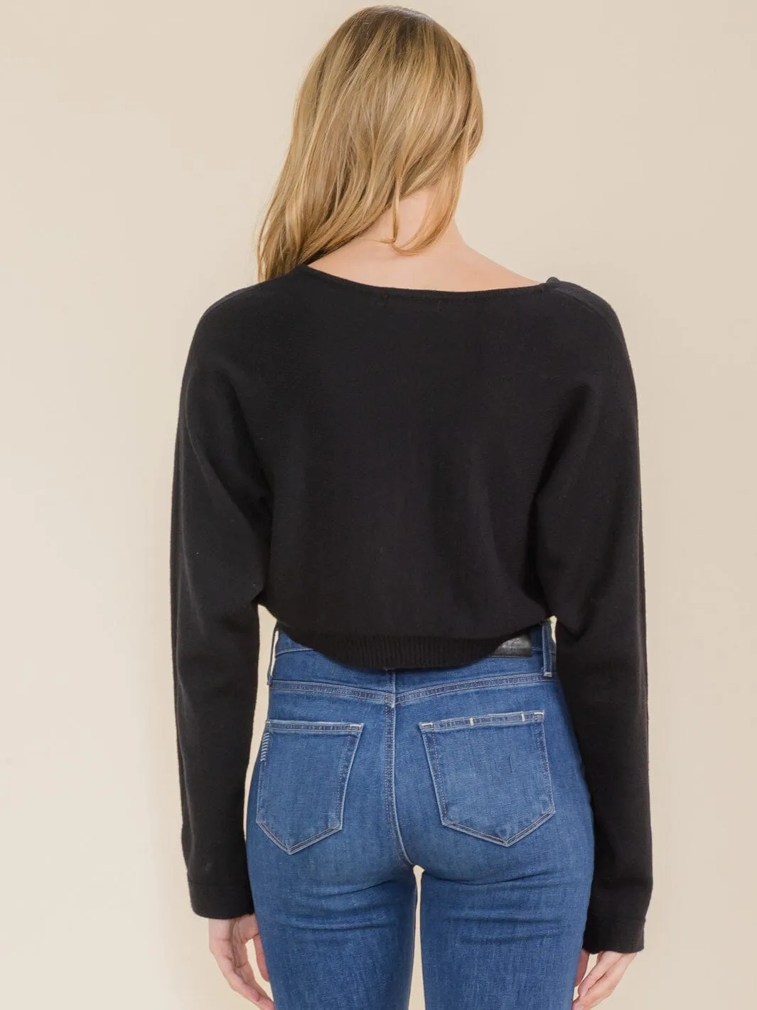 WOMEN'S LONG SLEEVE V-NECK KNIT CROP TOP