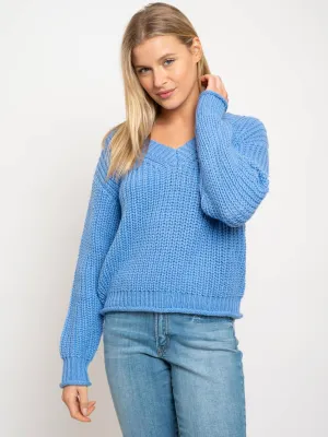 WOMEN'S V-NECK SWEATER